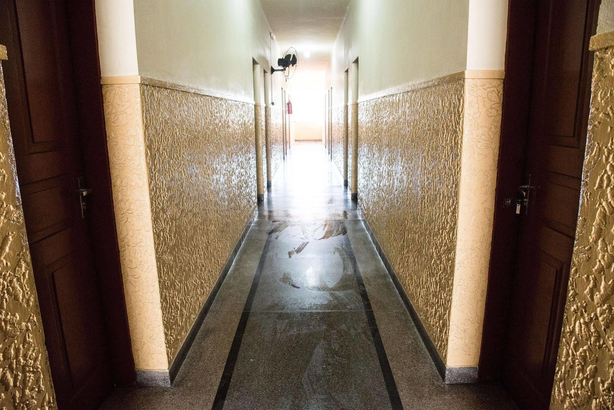 Hotel Pinheirinho クリチバ エクステリア 写真
